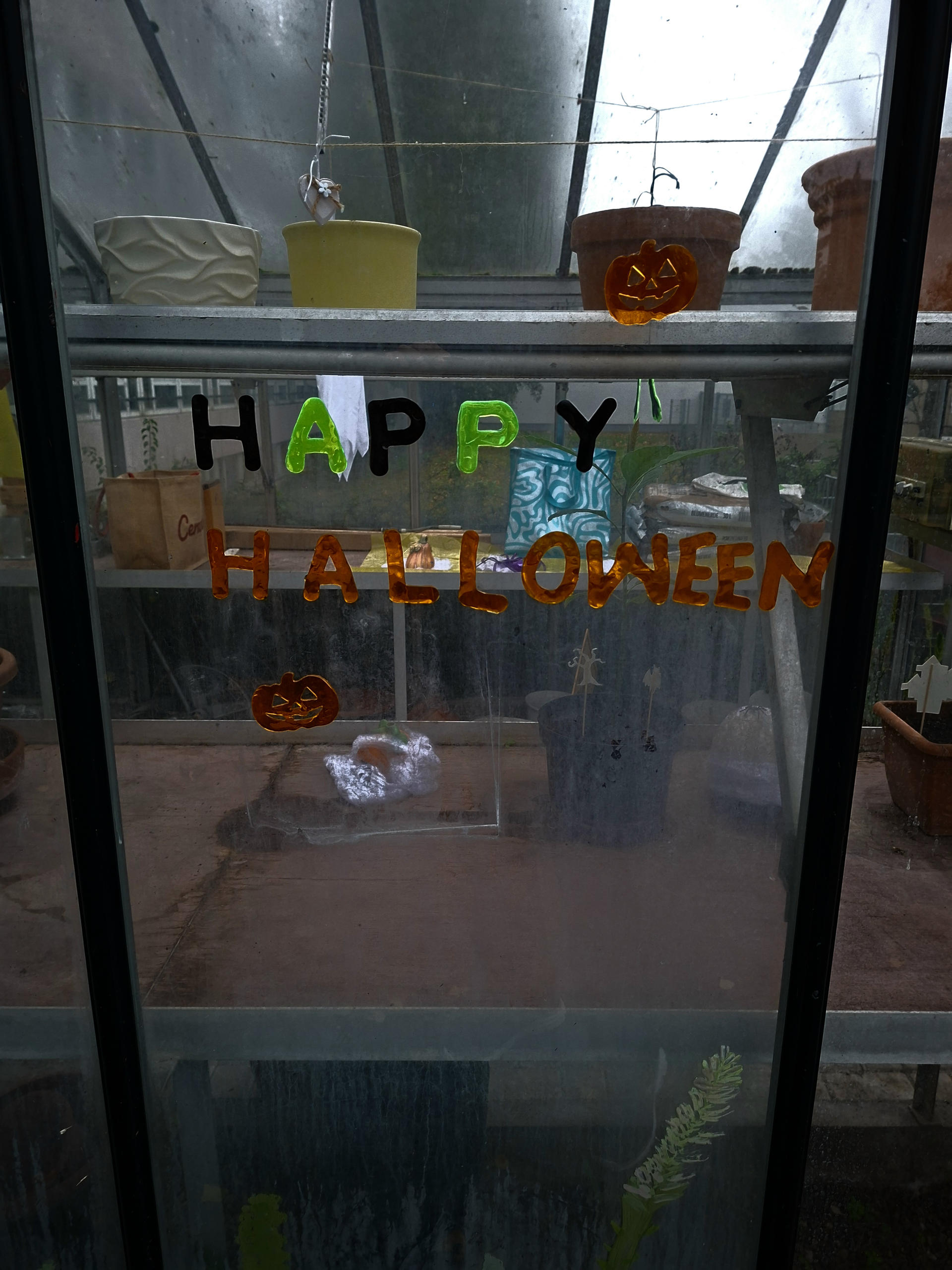 2025-Grusel-Gewächshaus-03